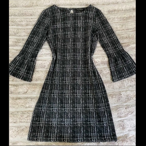 NWT❗️Banana Republic B&W Plaid Knit Shift Dress - Picture 2 of 8
